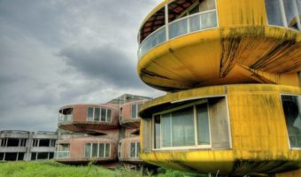 Cool Abandoned, Mid-Century Homes in Taiwan