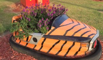 Nostalgic Bumper Car Yard Art: A Winning Combination!
