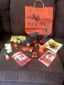 Vintage Halloween paraphernalia lot
